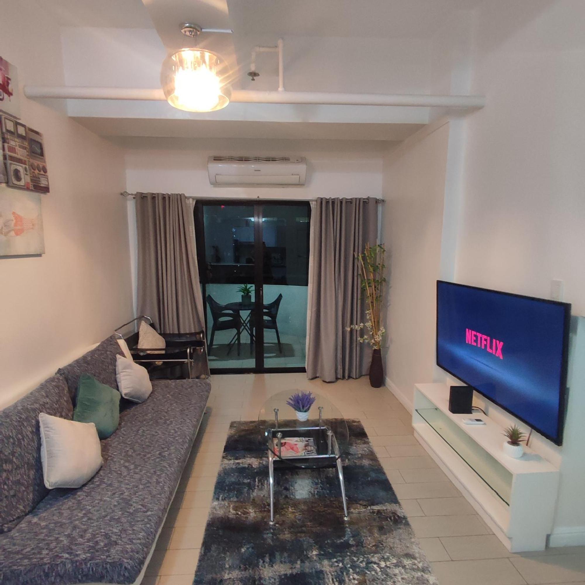 Luxury Spacious 2Br In Salcedo Village Manila Exteriör bild