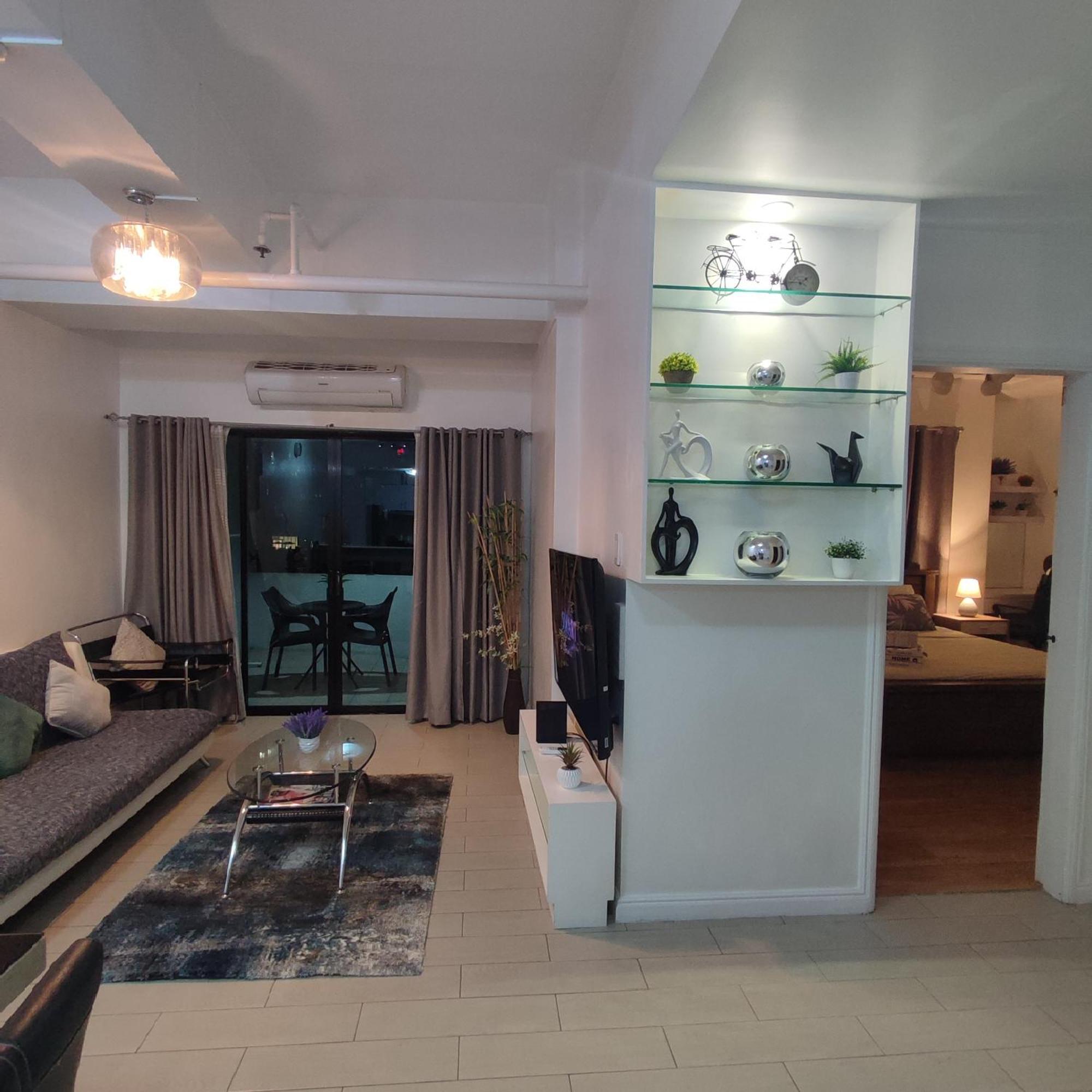 Luxury Spacious 2Br In Salcedo Village Manila Exteriör bild